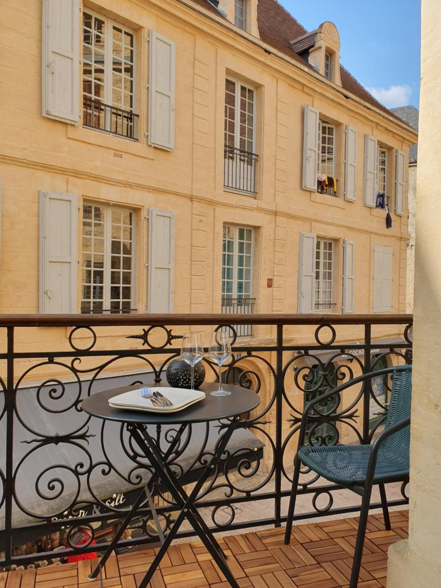 L Appart D En Face Sarlat-la-Canéda Exterior foto